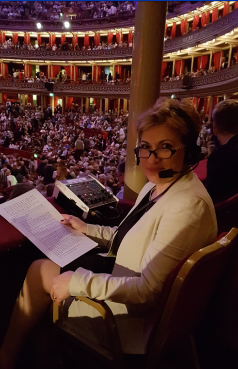 28 iulie 2016 – Managerul RRM, Liliana Staicu, în direct de la ”Royal Albert Hall” din Londra. Fotografie din arhiva personală a doamnei Liliana Staicu
