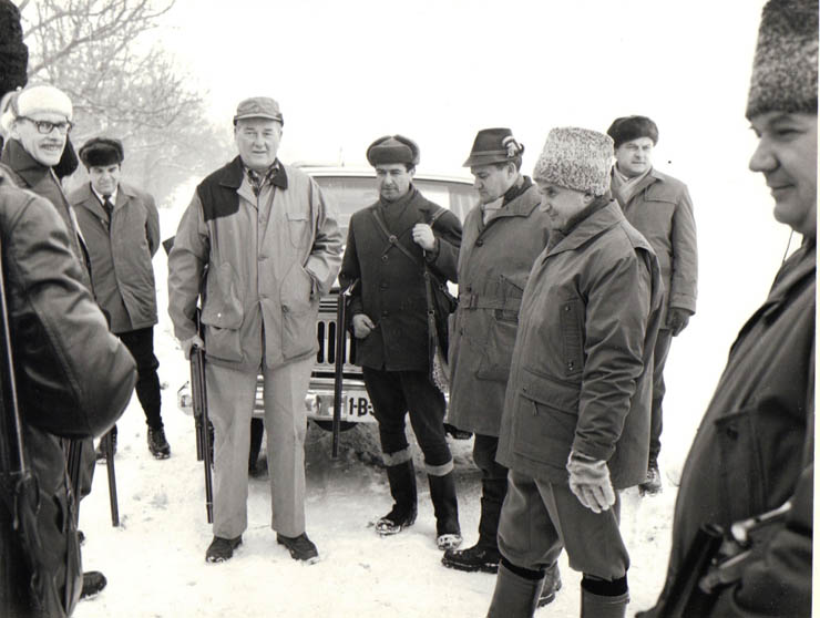 Vanatoare cu sefii misiunilor diplomatice 25 ianuarie 1969 - sursa – „Fototeca online a comunismului românesc”, cota: -
